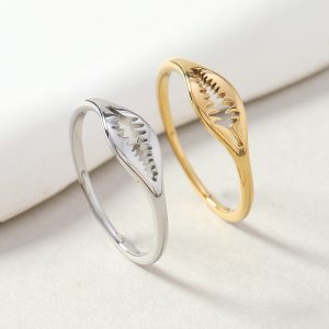 Stainless Steel Hollow Cut Ornament Ring - Elegant and Unique Design