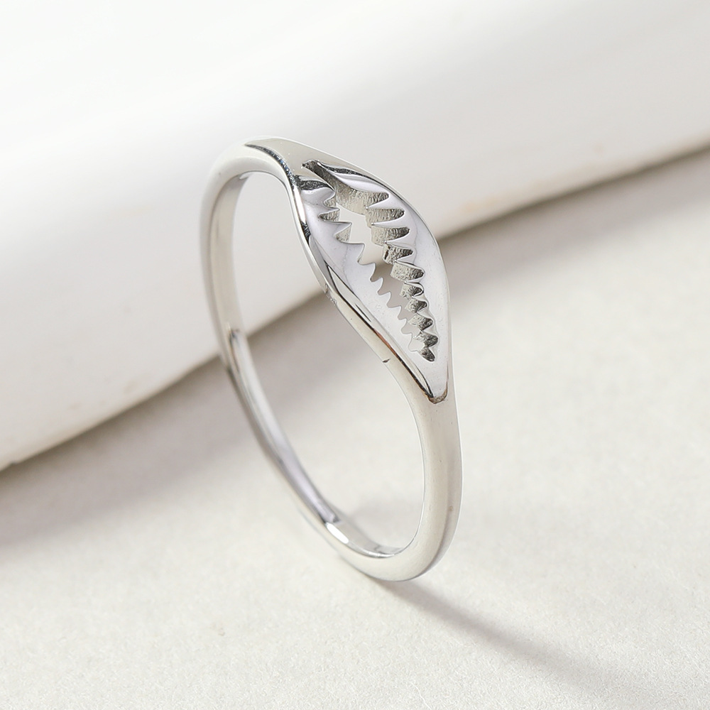 Stainless Steel Hollow Cut Ornament Ring - Elegant and Unique Design - Image 3
