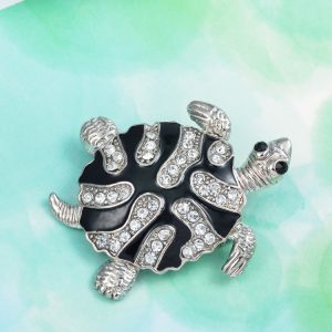 Elegant Diamond Turtle Brooch - A Stunning Accessory for Any Occasion
