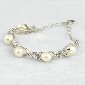 Elegant Freshwater Pearl Bracelet – Timeless Luxury for Every Occasion