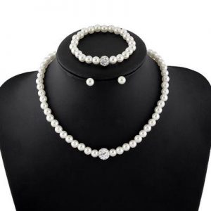 Elegant Pearl Necklace - Timeless Jewelry for Every Occasion