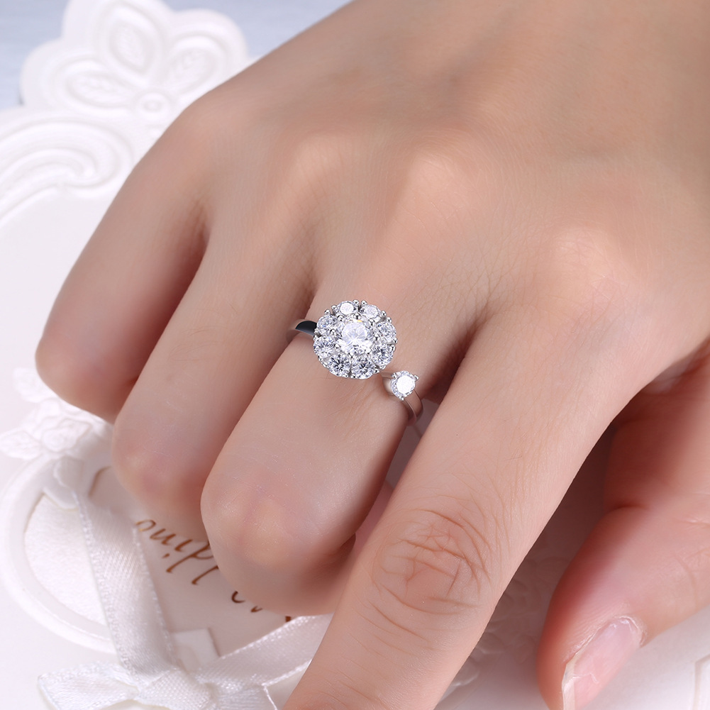Trendy Yu Hao Jewelry: High-Speed Rotating Zircon Ring with Micro-Inlay - Image 11