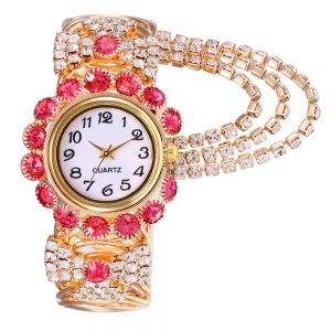 Versatile Ladies Diamond Claw Chain Quartz Watch - Perfect for Any Occasion