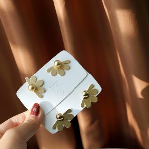 Elegant Silver Needle Vintage Petal Metal Flower Stud Earrings for Timeless Style